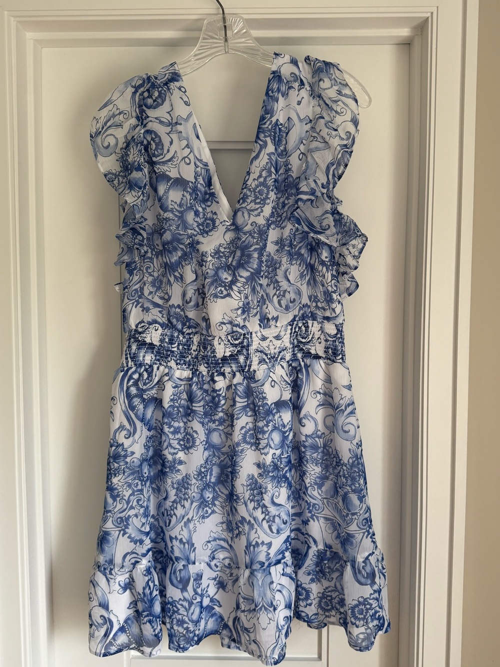 NWT Express Blue & White Floral Ruffle Dress Size L